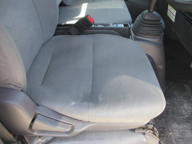 いすゞエルフ平ボディ小型（2t・3t）[写真19]