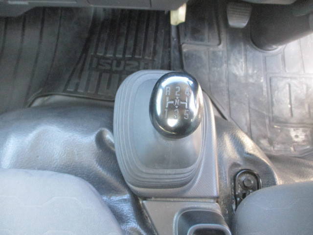 いすゞエルフ平ボディ小型（2t・3t）[写真26]