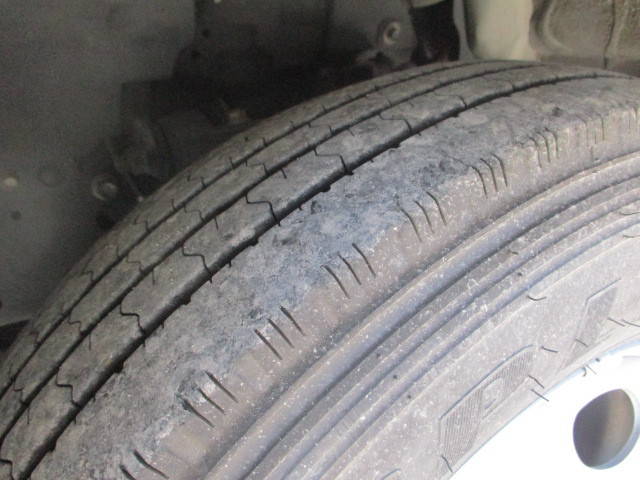 いすゞエルフ平ボディ小型（2t・3t）[写真07]