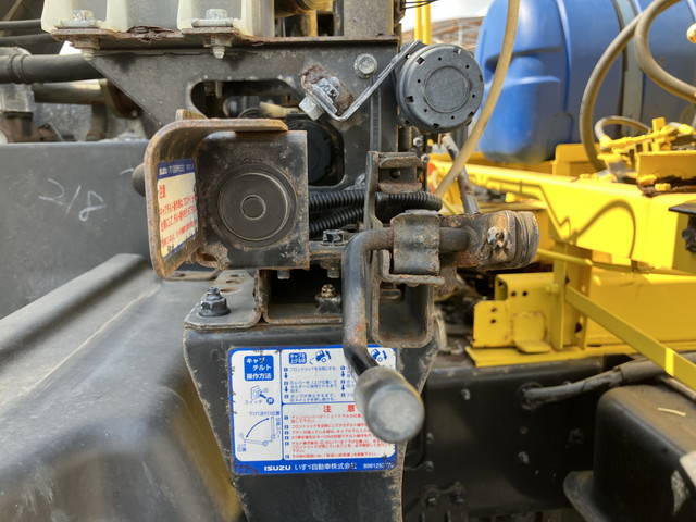 いすゞギガミキサー車（コンクリートミキサー）大型（10t）[写真26]