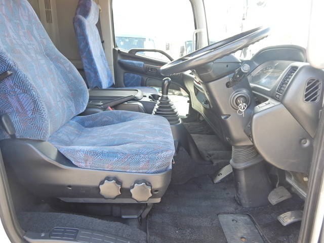 日野レンジャーアルミウイング中型（4t）[写真18]