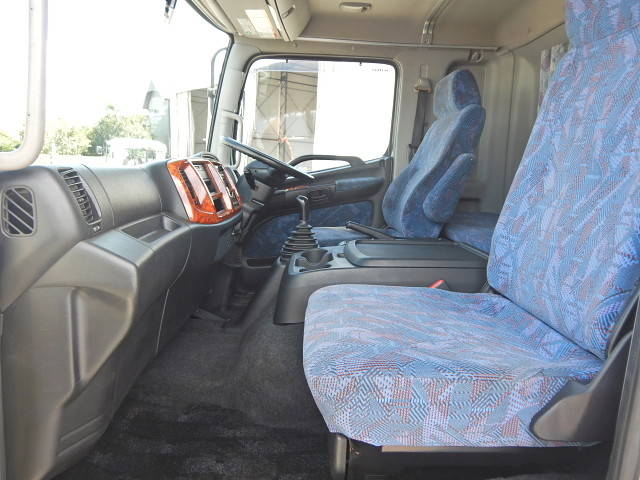 日野レンジャーアルミウイング中型（4t）[写真19]