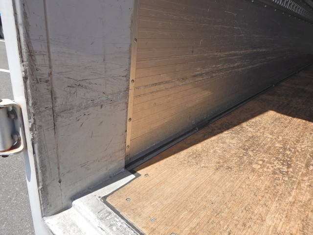 日野レンジャーアルミウイング中型（4t）[写真34]