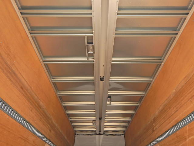 日野レンジャーアルミウイング中型（4t）[写真36]