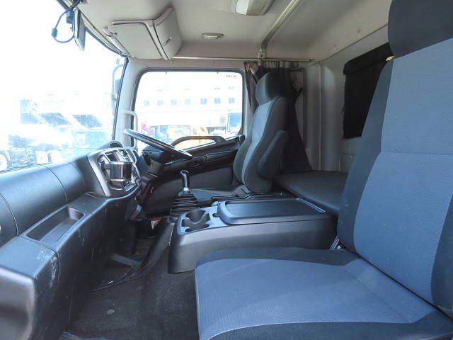 日野レンジャーアルミウイング中型（4t）[写真17]