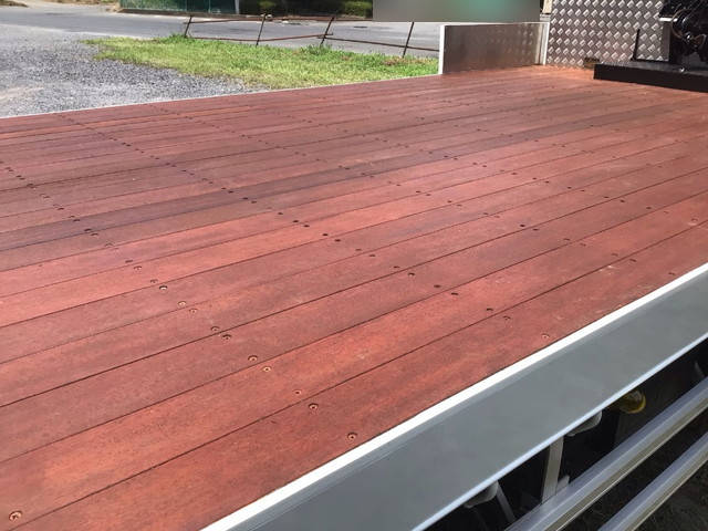 いすゞギガセルフローダー大型（10t）[写真12]