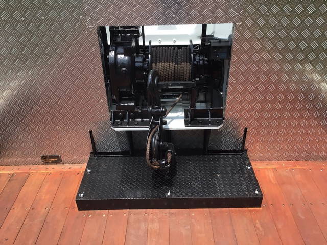 いすゞギガセルフローダー大型（10t）[写真13]