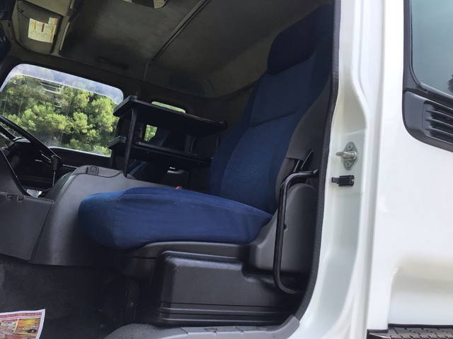 いすゞギガセルフローダー大型（10t）[写真32]