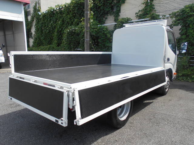 日野デュトロ平ボディ小型（2t・3t）[写真11]