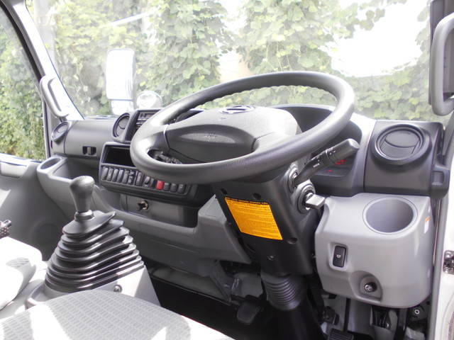 日野デュトロ平ボディ小型（2t・3t）[写真25]