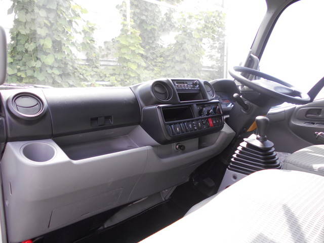 日野デュトロ平ボディ小型（2t・3t）[写真27]