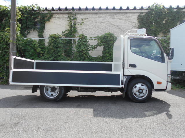 日野デュトロ平ボディ小型（2t・3t）[写真09]