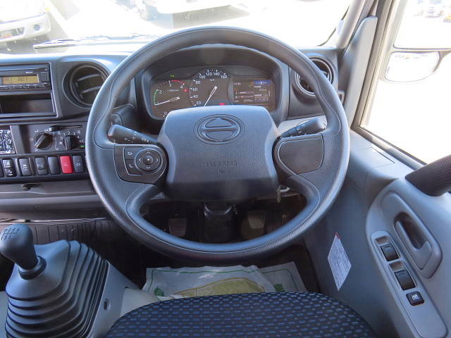 日野デュトロ冷凍車（冷蔵車）小型（2t・3t）[写真18]