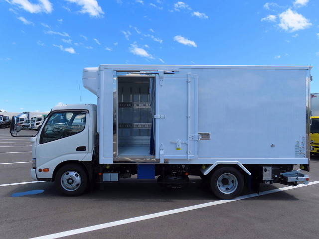 日野デュトロ冷凍車（冷蔵車）小型（2t・3t）[写真23]