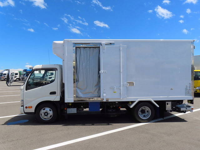 日野デュトロ冷凍車（冷蔵車）小型（2t・3t）[写真24]
