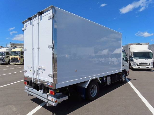 日野デュトロ冷凍車（冷蔵車）小型（2t・3t）[写真03]