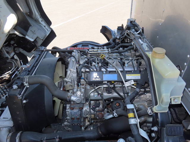 三菱ふそうキャンターアルミバン小型（2t・3t）[写真13]