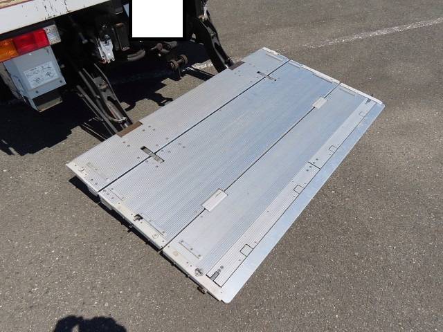 三菱ふそうキャンターアルミバン小型（2t・3t）[写真27]