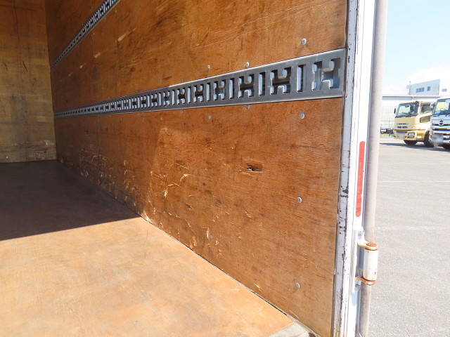 三菱ふそうキャンターアルミバン小型（2t・3t）[写真29]