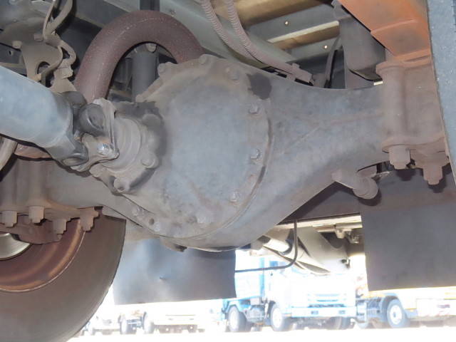 三菱ふそうキャンターアルミバン小型（2t・3t）[写真08]