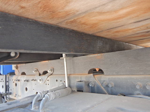 三菱ふそうファイタークレーン4段中型（4t）[写真12]