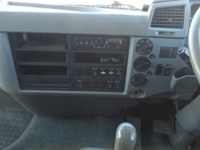 三菱ふそうファイタークレーン4段中型（4t）[写真21]