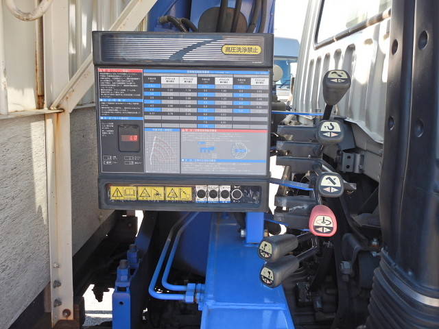 三菱ふそうファイタークレーン4段中型（4t）[写真25]