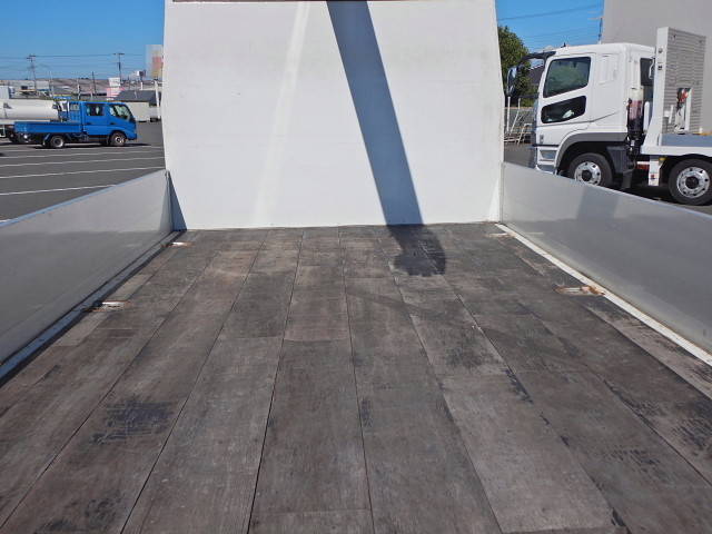 三菱ふそうファイタークレーン4段中型（4t）[写真31]