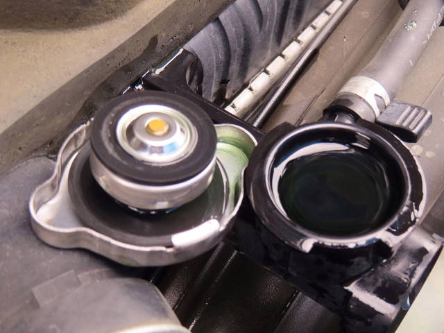 いすゞエルフパッカー車（塵芥車）小型（2t・3t）[写真18]