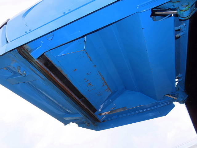 いすゞエルフパッカー車（塵芥車）小型（2t・3t）[写真33]