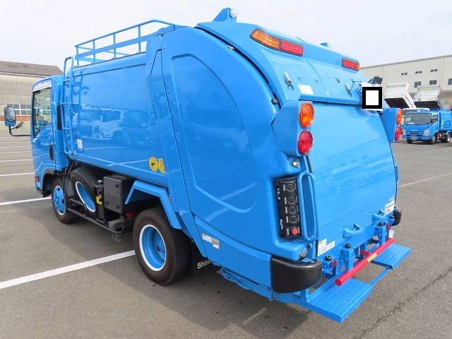 いすゞエルフパッカー車（塵芥車）小型（2t・3t）[写真04]