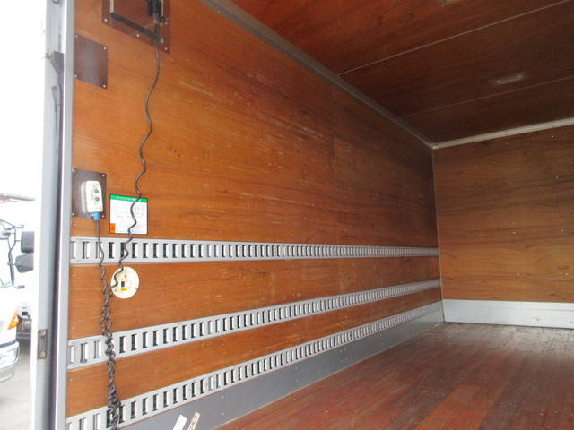 いすゞエルフアルミバン小型（2t・3t）[写真11]