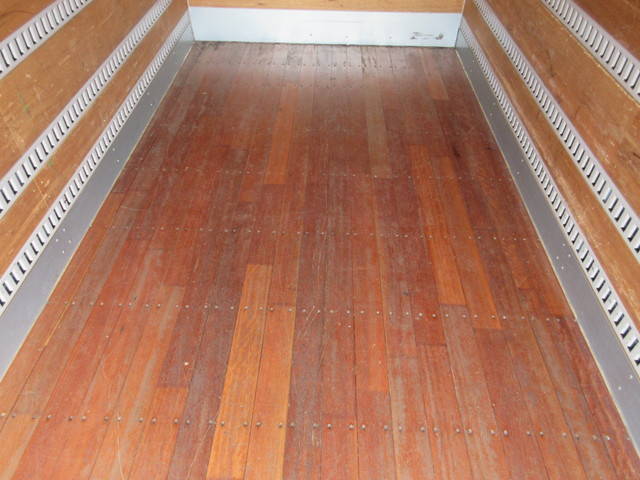 いすゞエルフアルミバン小型（2t・3t）[写真14]