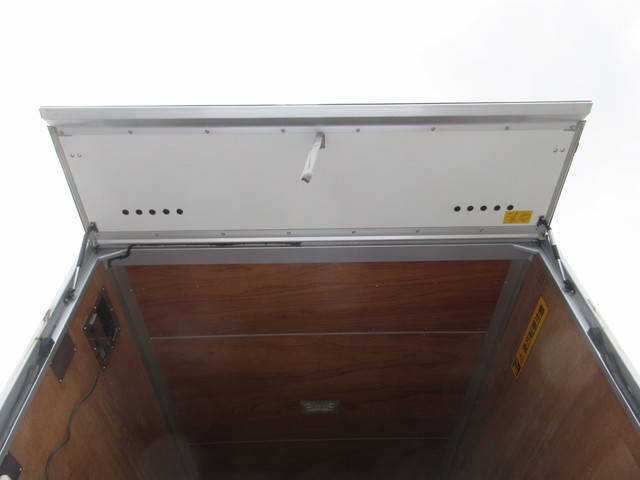 いすゞエルフアルミバン小型（2t・3t）[写真15]