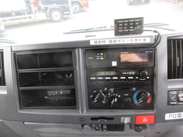 いすゞエルフアルミバン小型（2t・3t）[写真25]