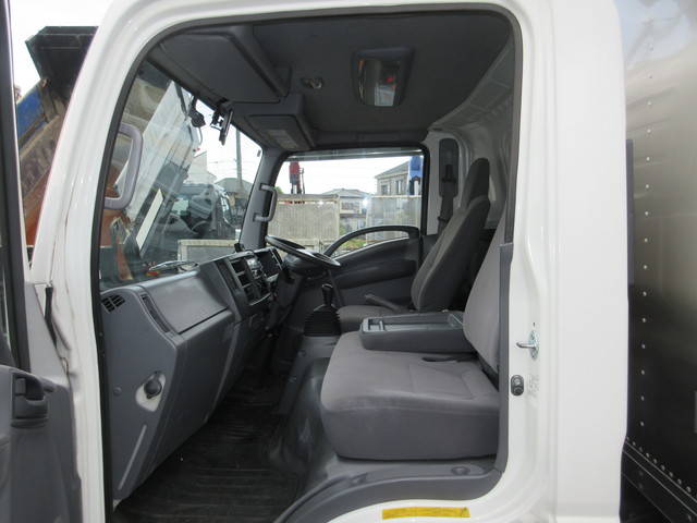 いすゞエルフアルミバン小型（2t・3t）[写真28]