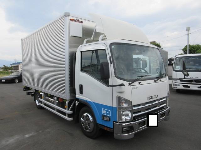 いすゞエルフアルミバン小型（2t・3t）[写真03]