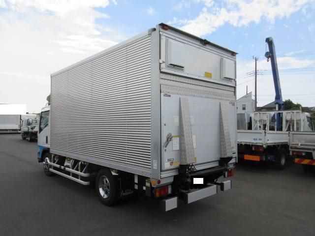 いすゞエルフアルミバン小型（2t・3t）[写真04]