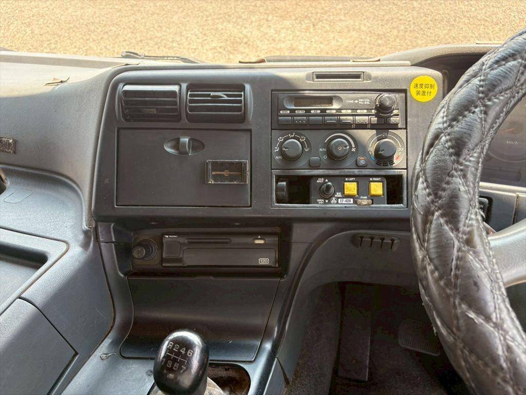 三菱ふそうスーパーグレート深ダンプ（土砂禁ダンプ）大型（10t）[写真21]