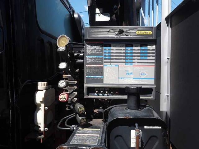 三菱ふそうファイタークレーン4段増トン（6t・8t）[写真14]