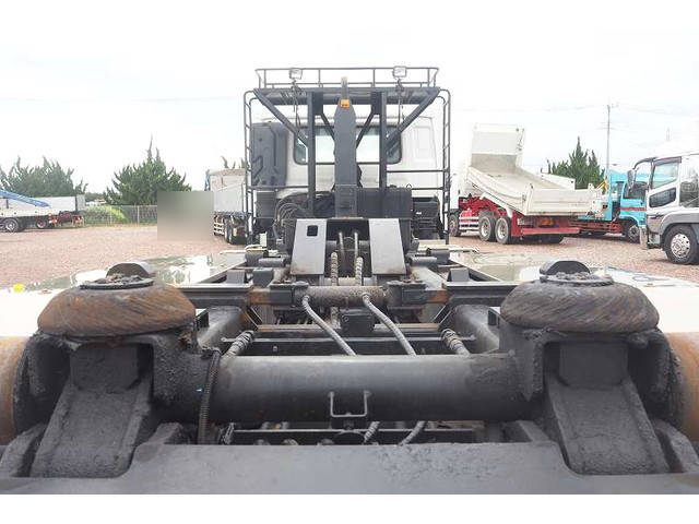 UDトラックスクオンコンテナ専用車大型（10t）[写真11]