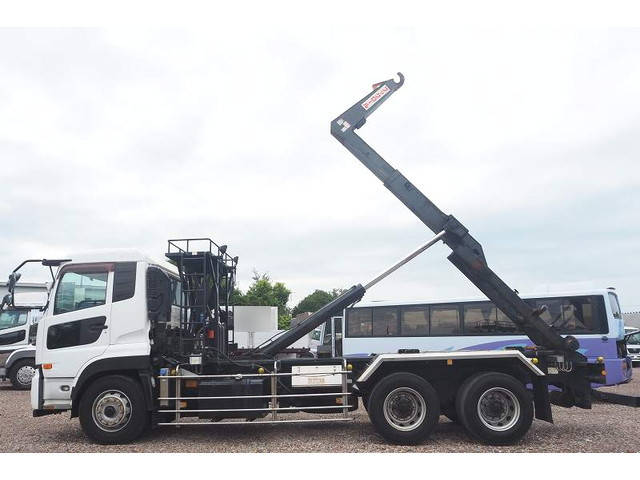 UDトラックスクオンコンテナ専用車大型（10t）[写真12]