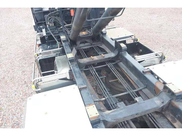 UDトラックスクオンコンテナ専用車大型（10t）[写真16]