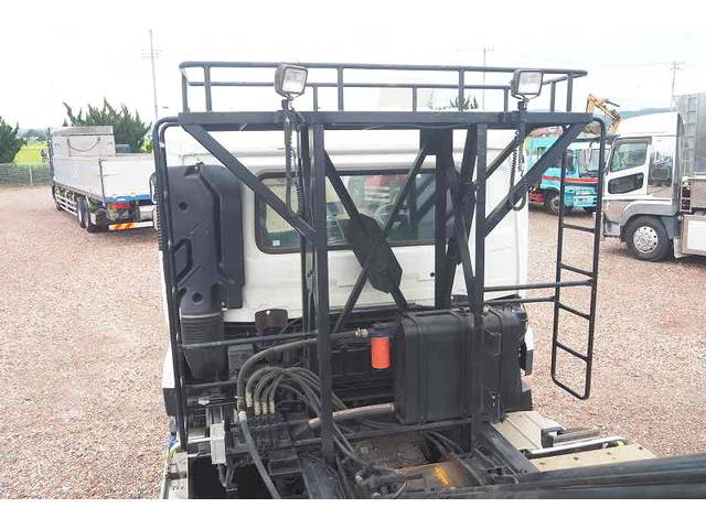 UDトラックスクオンコンテナ専用車大型（10t）[写真18]