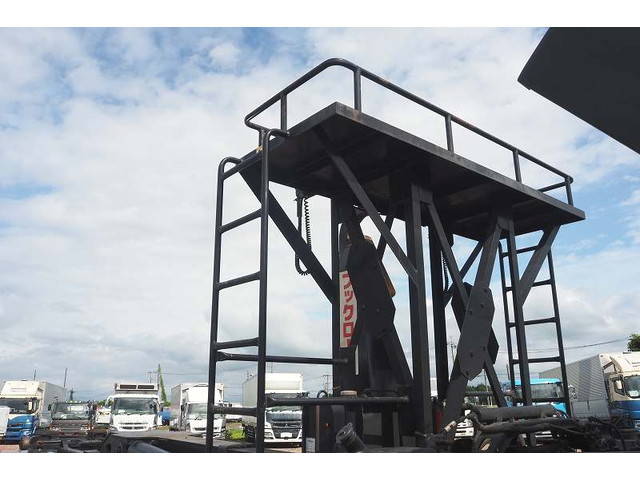 UDトラックスクオンコンテナ専用車大型（10t）[写真31]