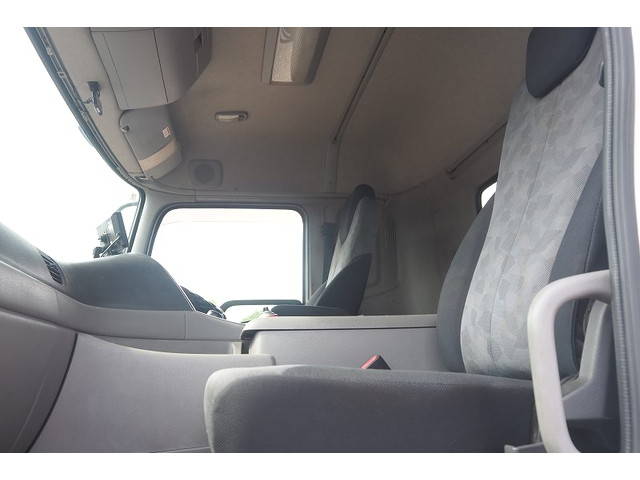 UDトラックスクオンコンテナ専用車大型（10t）[写真34]