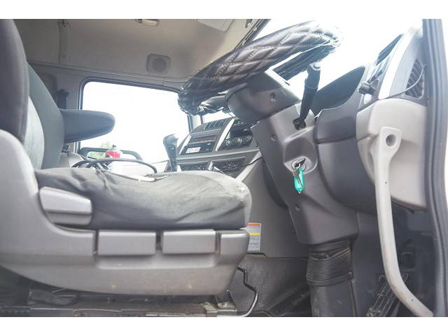 UDトラックスクオンコンテナ専用車大型（10t）[写真36]