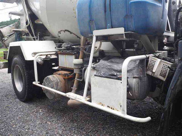 三菱ふそうファイターミキサー車（コンクリートミキサー）中型（4t）[写真10]