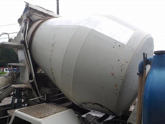 三菱ふそうファイターミキサー車（コンクリートミキサー）中型（4t）[写真13]