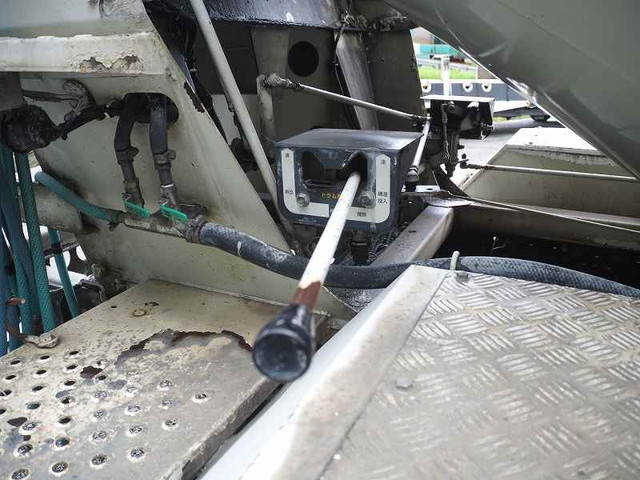 三菱ふそうファイターミキサー車（コンクリートミキサー）中型（4t）[写真15]